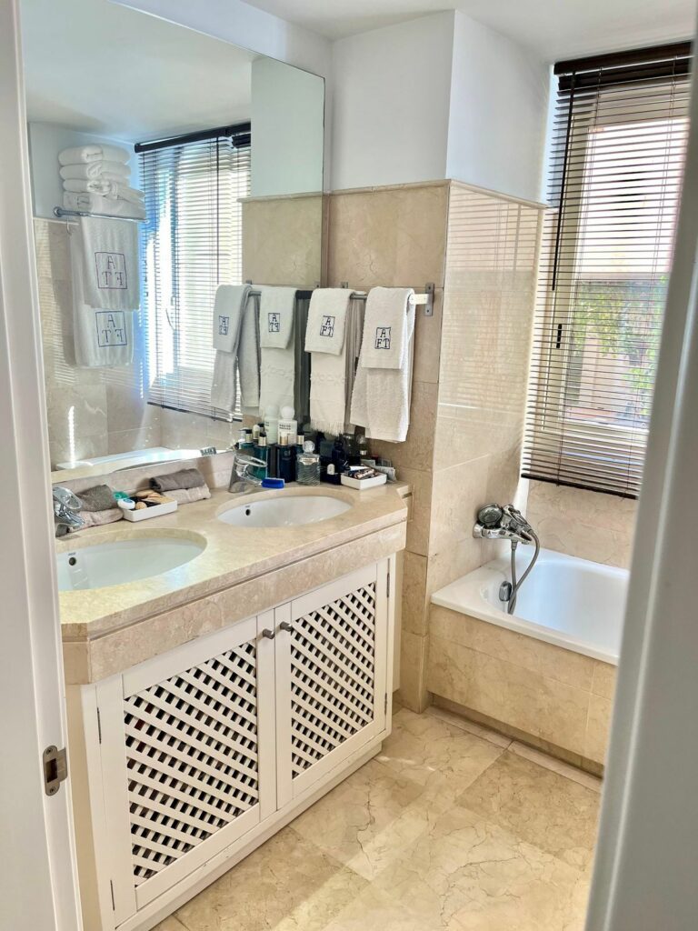 645f30290074cf39e47951ad097bbe03 - 10