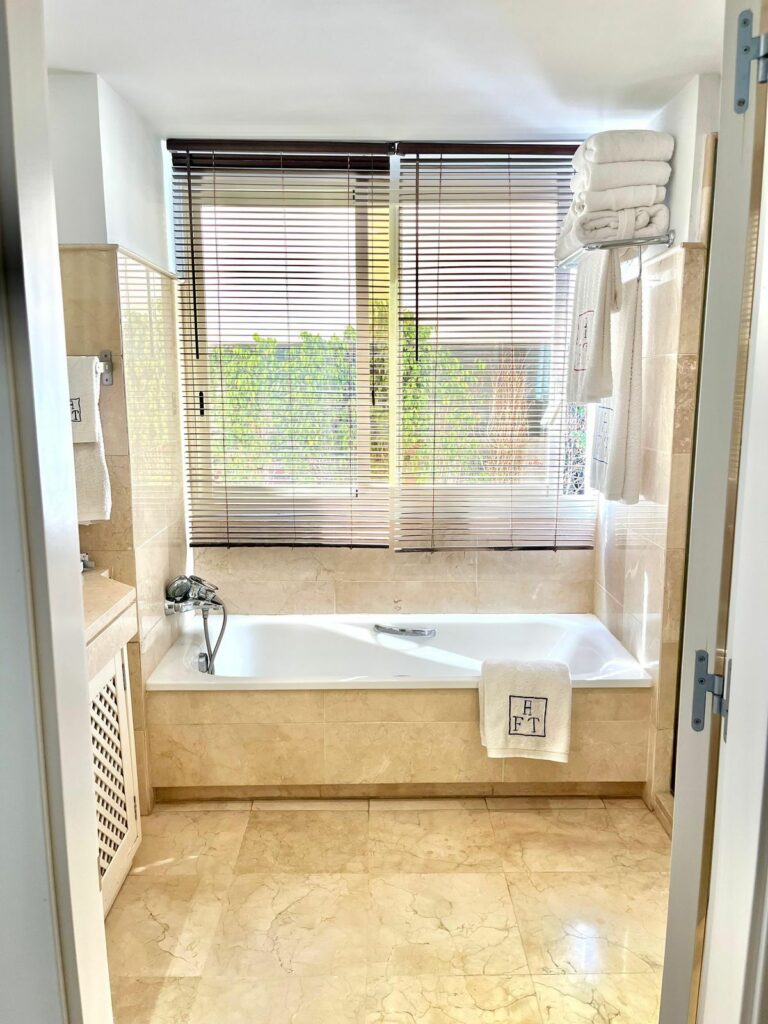 645f30290074cf39e47951ad097bbe03 - 11