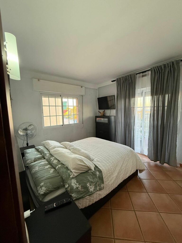 65bd5e1bbc5281cde9c5e36f88d2746a - 7