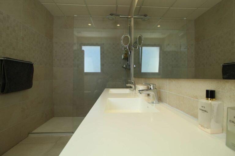 688942d3c7caaf7682a1df8b1e8895ef - 11