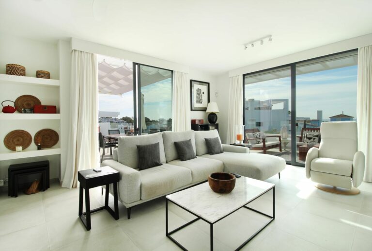 688942d3c7caaf7682a1df8b1e8895ef - 2