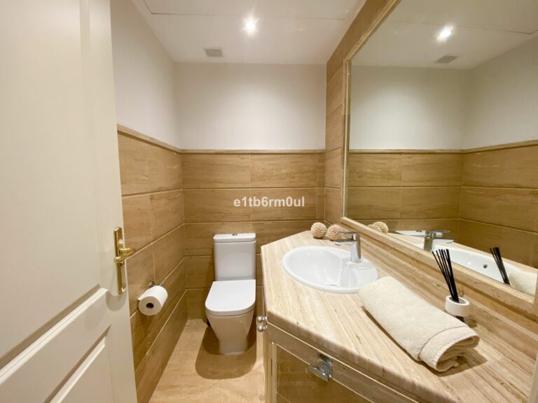 68d455e6d9210b8aa88afa0e878c87bd - 10