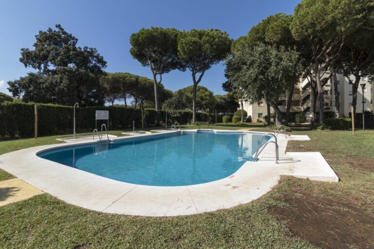 68d6a95fc1b843682d996aa46dc86e62 - 1