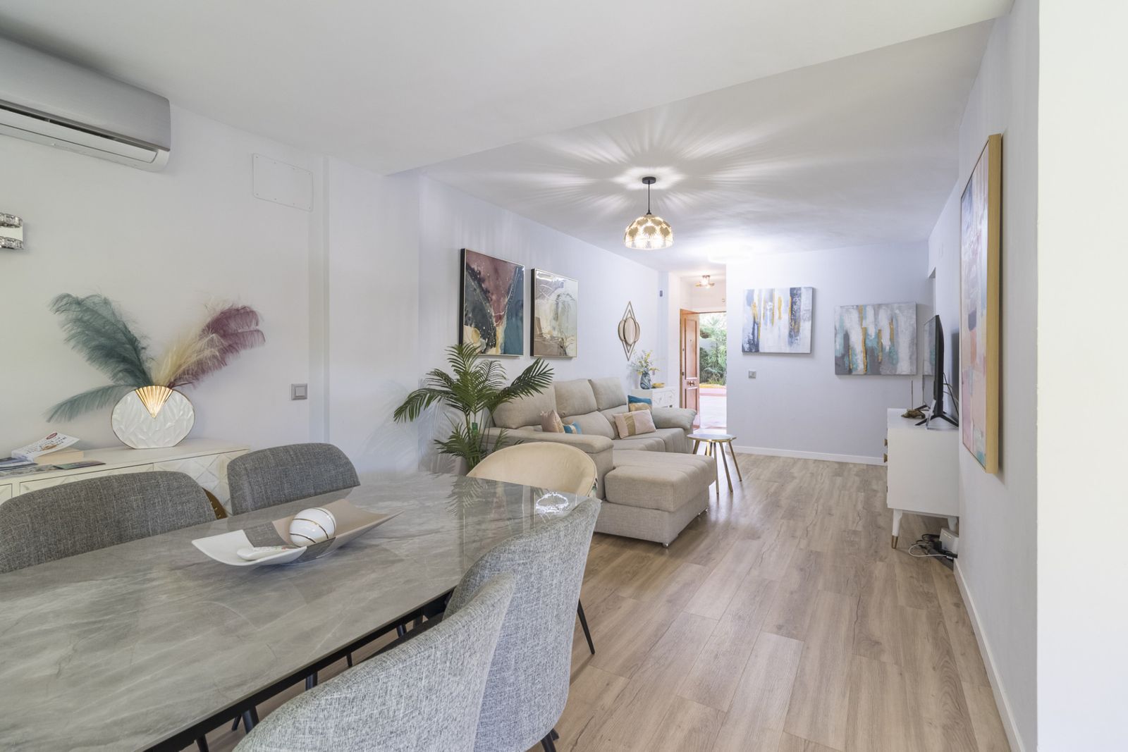 68d6a95fc1b843682d996aa46dc86e62 - 12