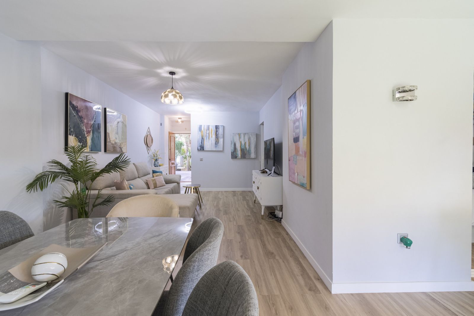 68d6a95fc1b843682d996aa46dc86e62 - 13