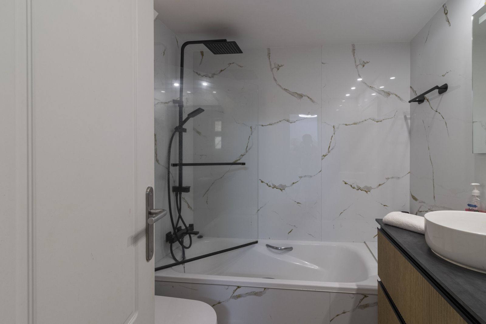 68d6a95fc1b843682d996aa46dc86e62 - 7