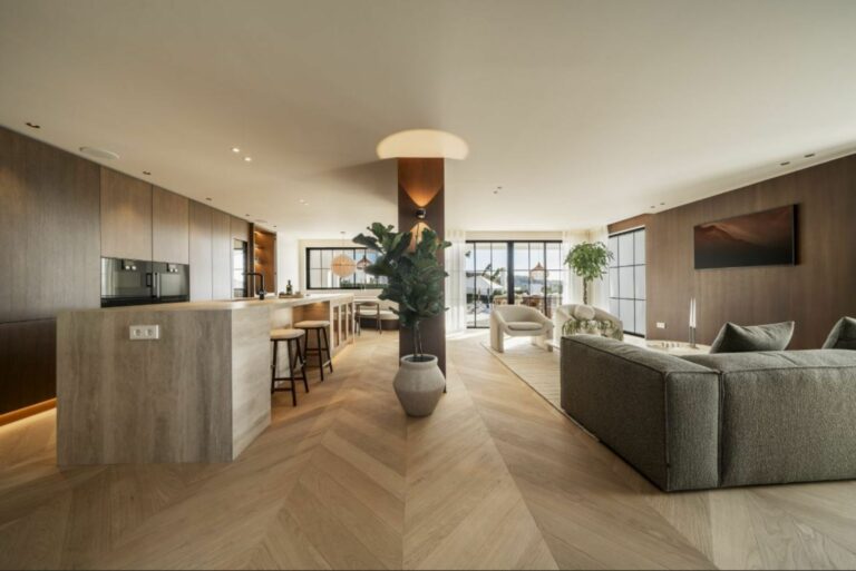 6a61db3f353c3e926a9789bdf7063beb - 3