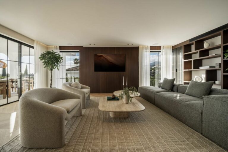 6a61db3f353c3e926a9789bdf7063beb - 4