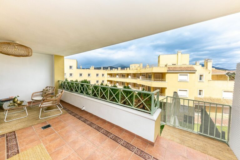 6bc8532588f14f0aac1943dc38dbfcbe - 13