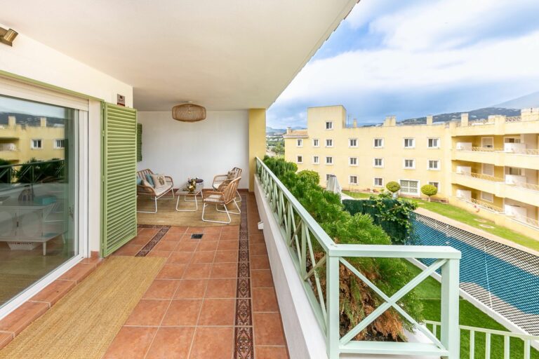 6bc8532588f14f0aac1943dc38dbfcbe - 15