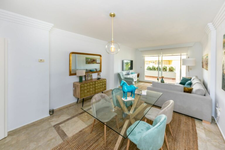 6bc8532588f14f0aac1943dc38dbfcbe - 4