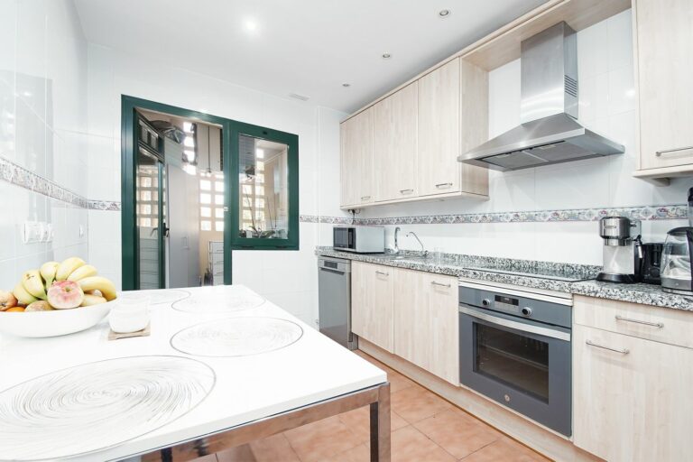 6d54c707302dcc74bb56ed4422f5ec6b - 8