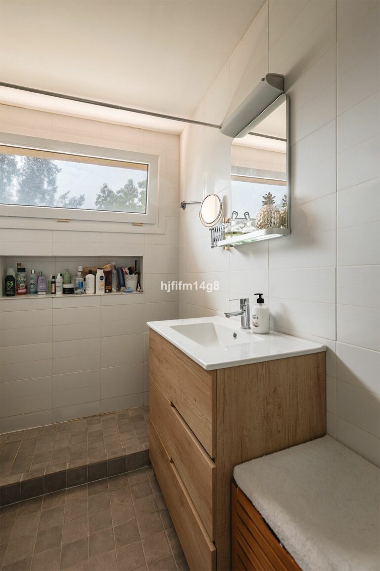 6dad8b094eb2d2d21661a7f3a82d36db - 13