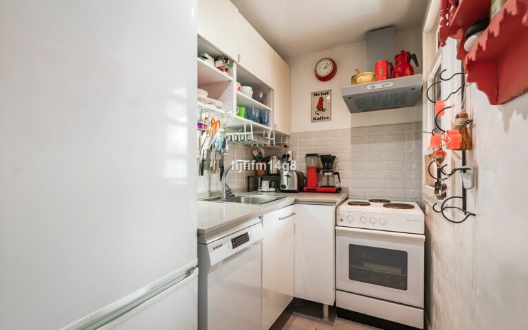 6dad8b094eb2d2d21661a7f3a82d36db - 9