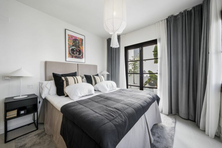 703fea6cfeba4fb623aa6a2593797592 - 13