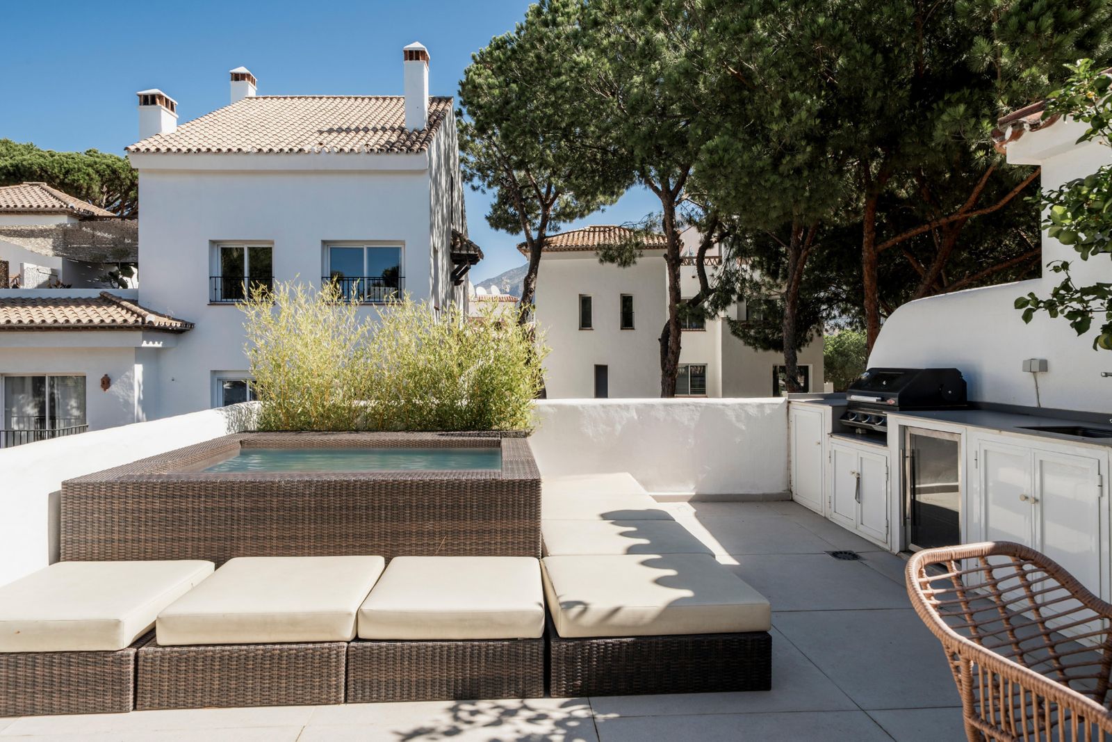 703fea6cfeba4fb623aa6a2593797592 - 3