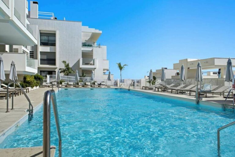 726ca91e7e0d4854bce80f029334b43b - 14