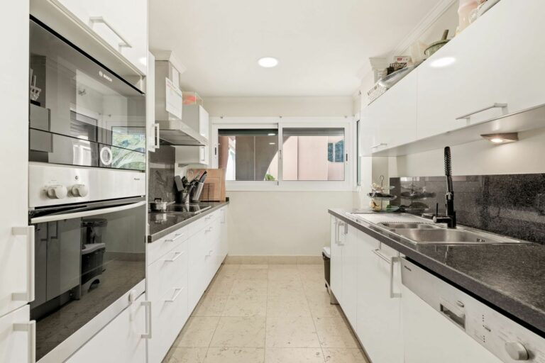 72896889dba179a524f3d2c5c2b72479 - 9