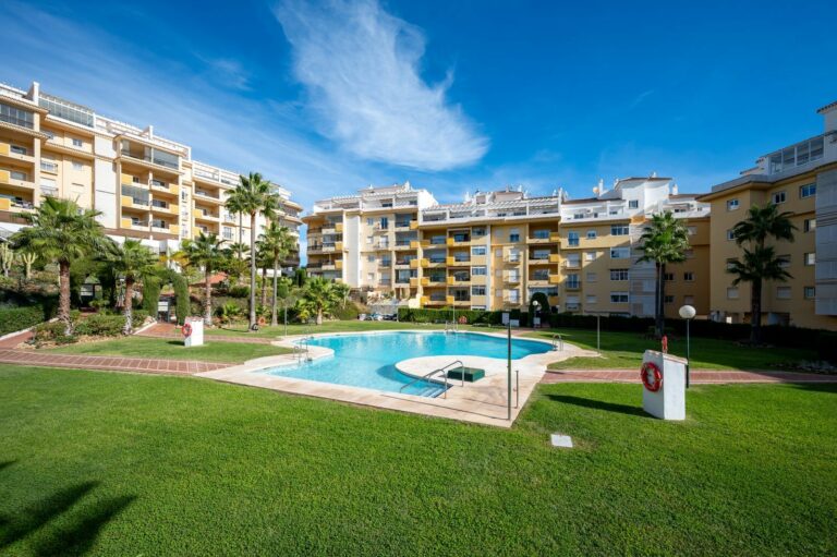 7443d9f97715f1eacd5c1228d54106a1 - 1