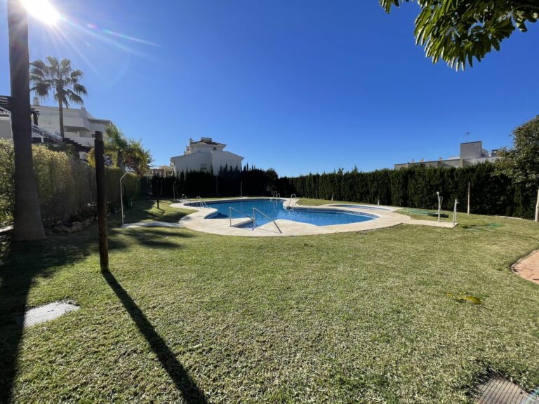 74dbfe30d047823591f0410b393579f2 - 4