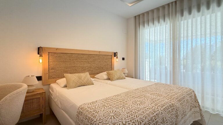 7940cf4361305b431cc38983fbdde4ff - 8