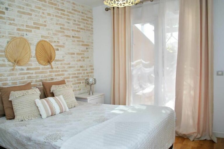 7ef88584198366b949c3b43b15309b1a - 12