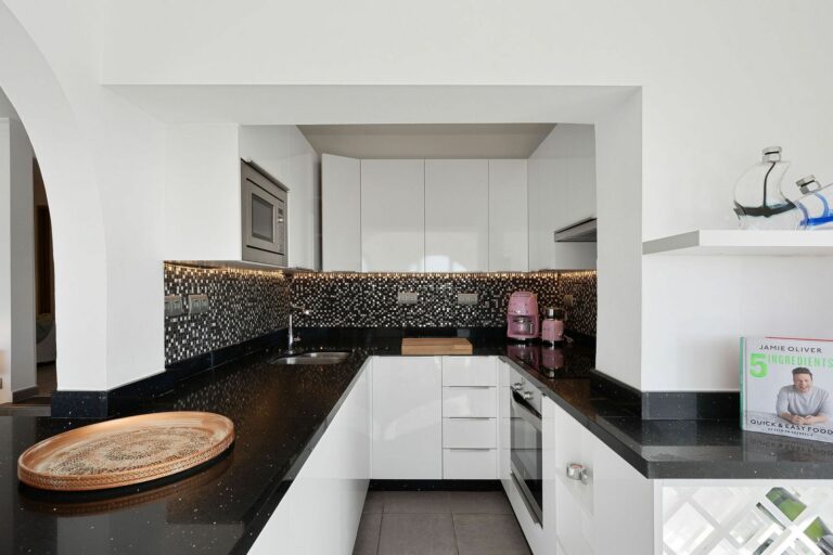 8024b554951e231c5f3ec4bc41ce0735 - 12