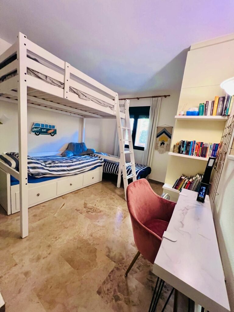 8155bac091625679d70dc09a1e901892 - 12