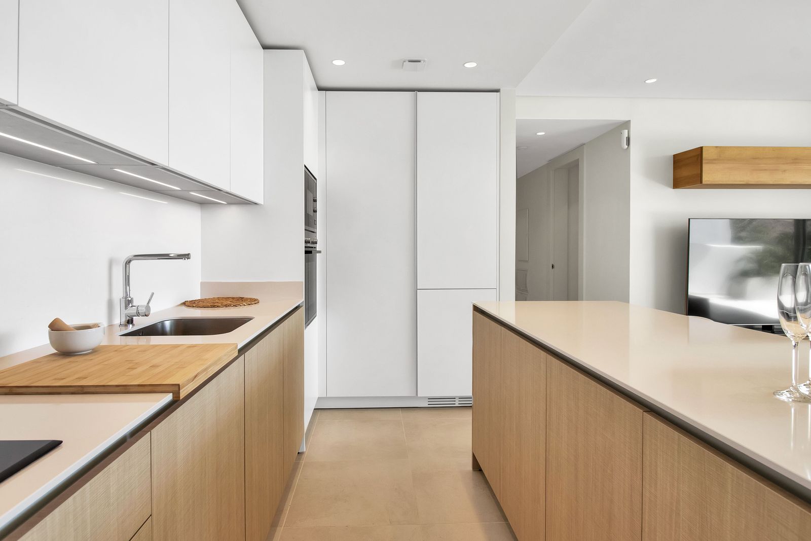 83cb1b2abee8133a4da15afd81403ecc - 11