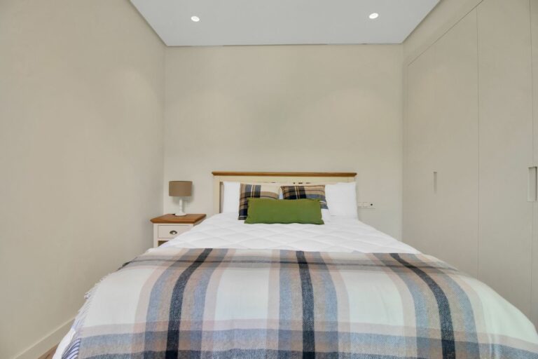 83cb1b2abee8133a4da15afd81403ecc - 16