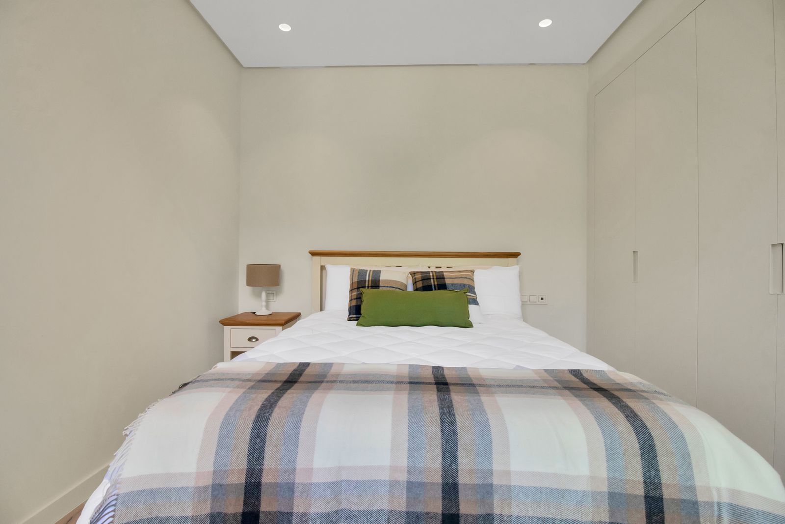 83cb1b2abee8133a4da15afd81403ecc - 16