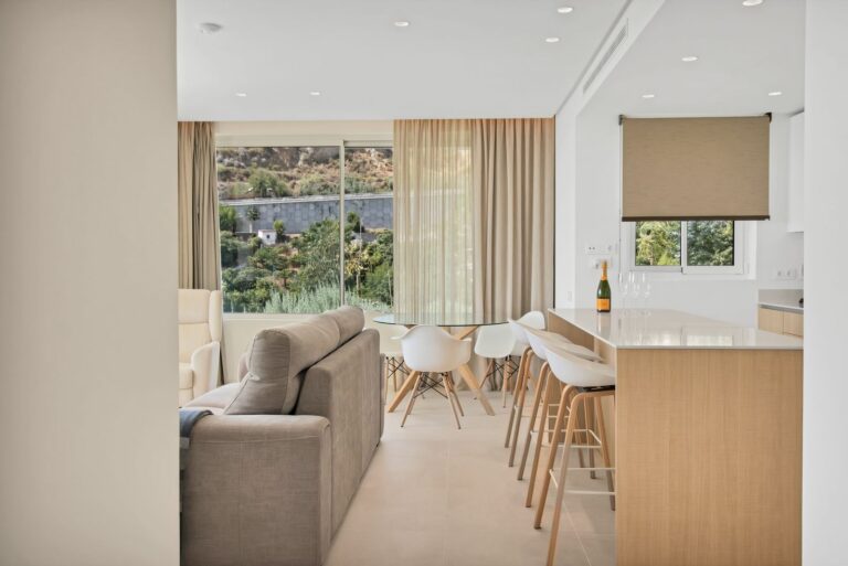 83cb1b2abee8133a4da15afd81403ecc - 3