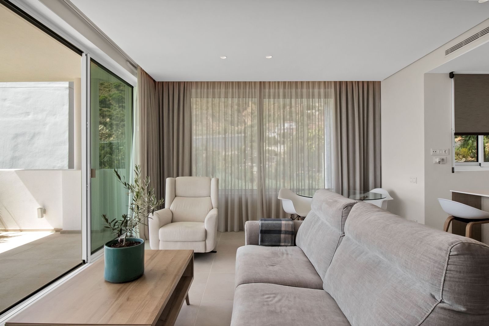 83cb1b2abee8133a4da15afd81403ecc - 5