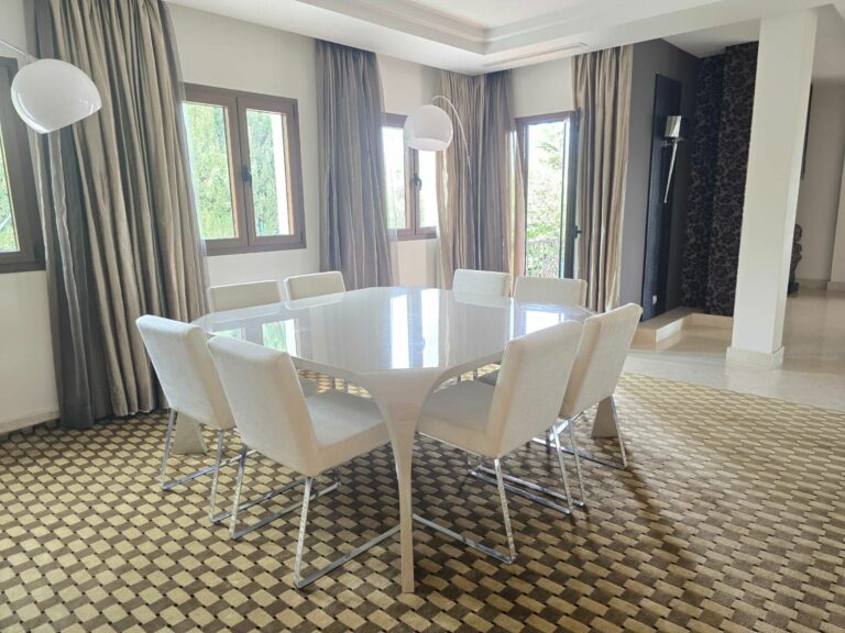 8468fcda58a467bb28e5589b346ff4a4 - 12