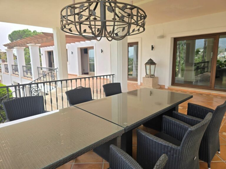 8468fcda58a467bb28e5589b346ff4a4 - 14