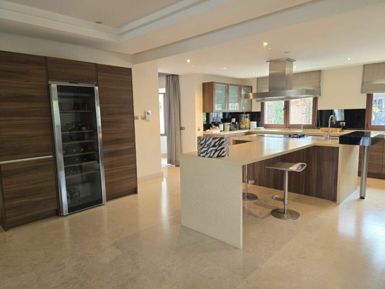 8468fcda58a467bb28e5589b346ff4a4 - 5