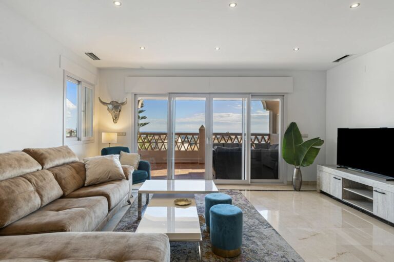 84a34d3f34e2715594b32c1e8720a5e4 - 1