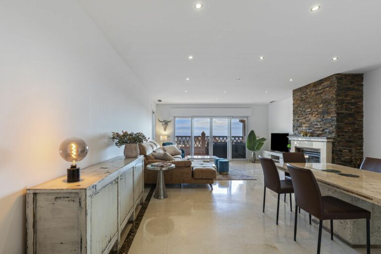 84a34d3f34e2715594b32c1e8720a5e4 - 8