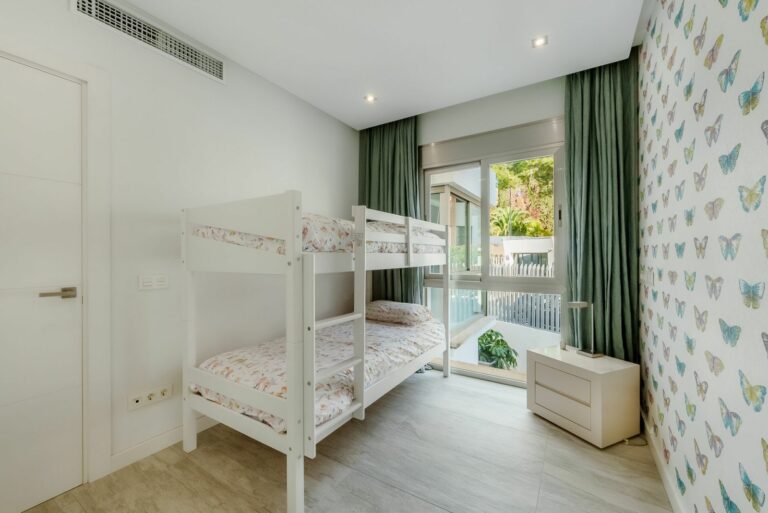 8531aab860962cc860105c3a06a7948e - 16