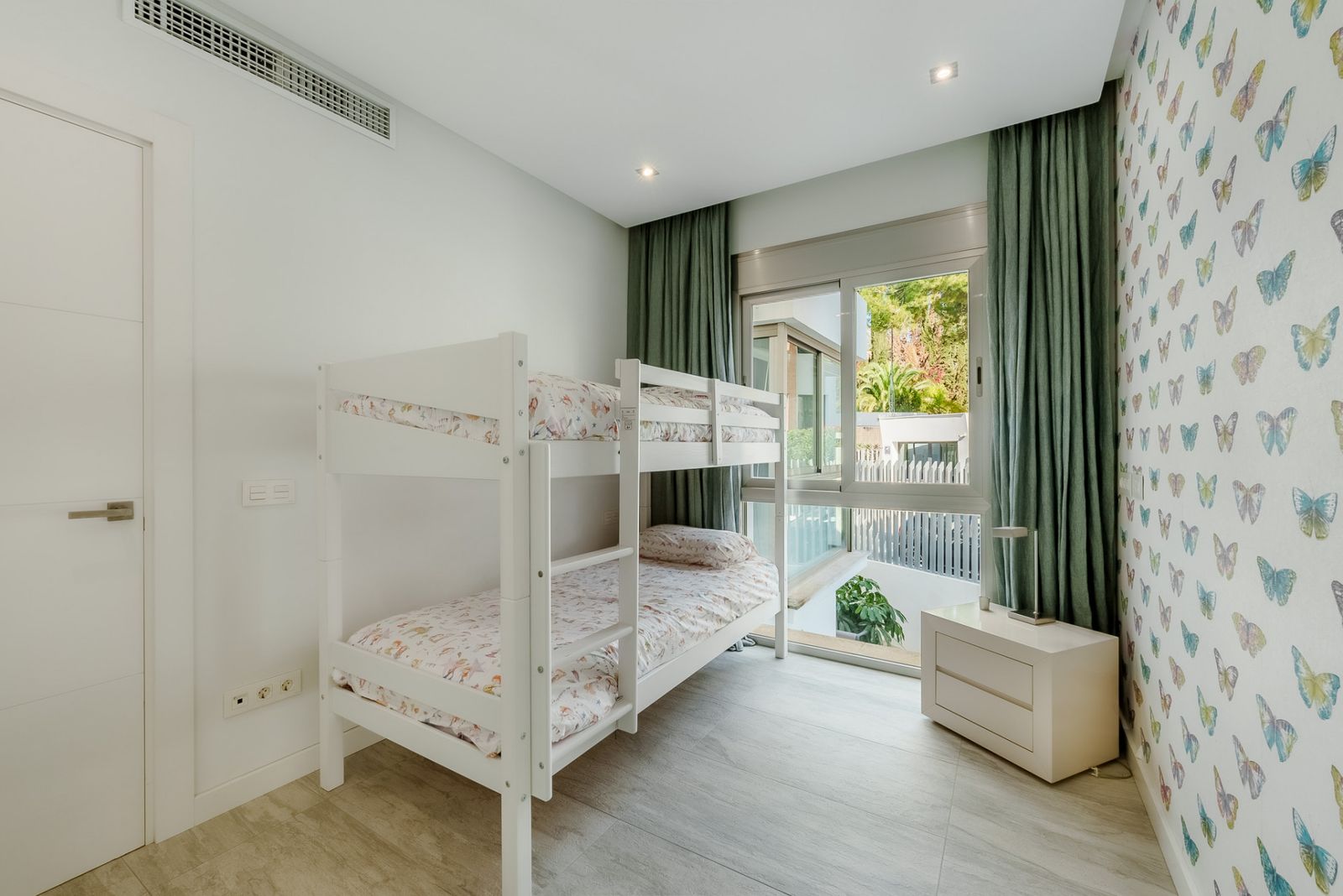 8531aab860962cc860105c3a06a7948e - 16