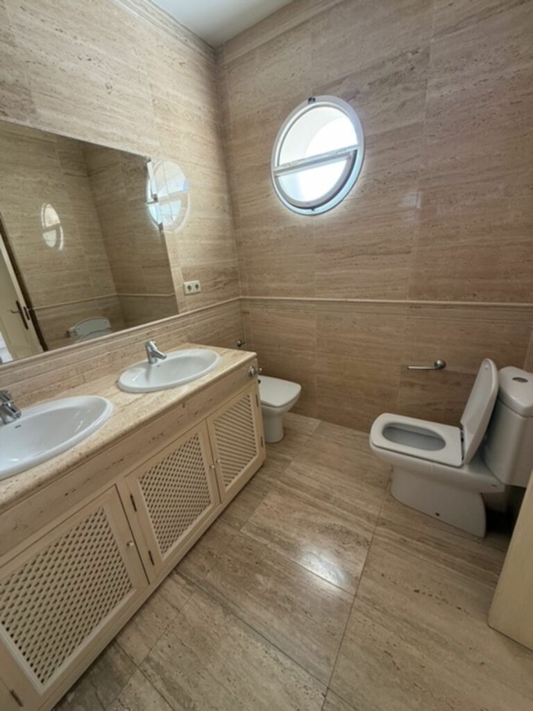 85640bb3d689b019487f53b57b868496 - 12