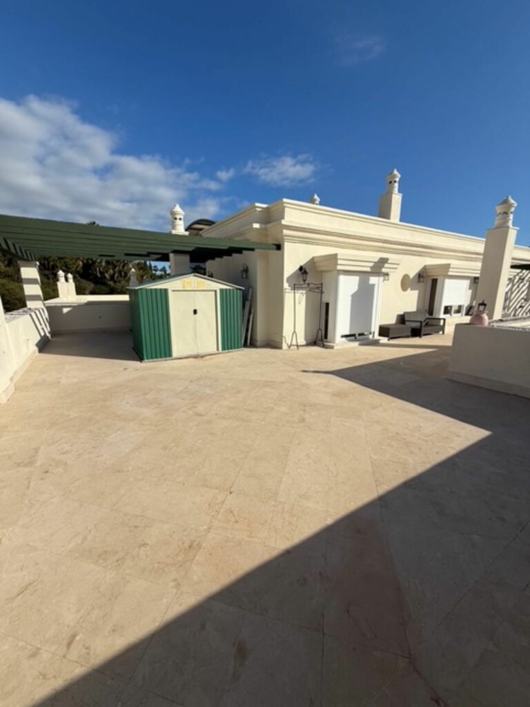 85640bb3d689b019487f53b57b868496 - 16