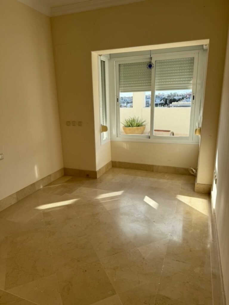 85640bb3d689b019487f53b57b868496 - 7