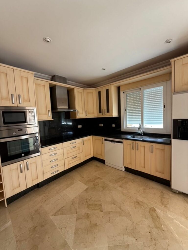 85640bb3d689b019487f53b57b868496 - 8