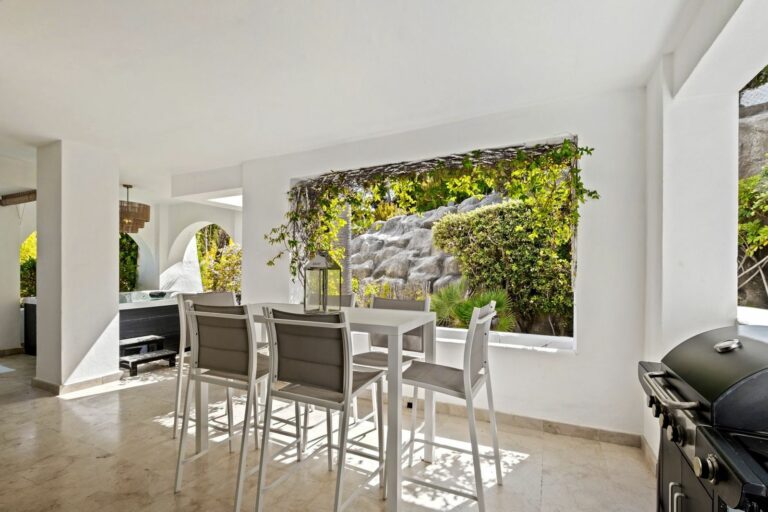 85a581acb9d5ce61b760958eb3eba391 - 11