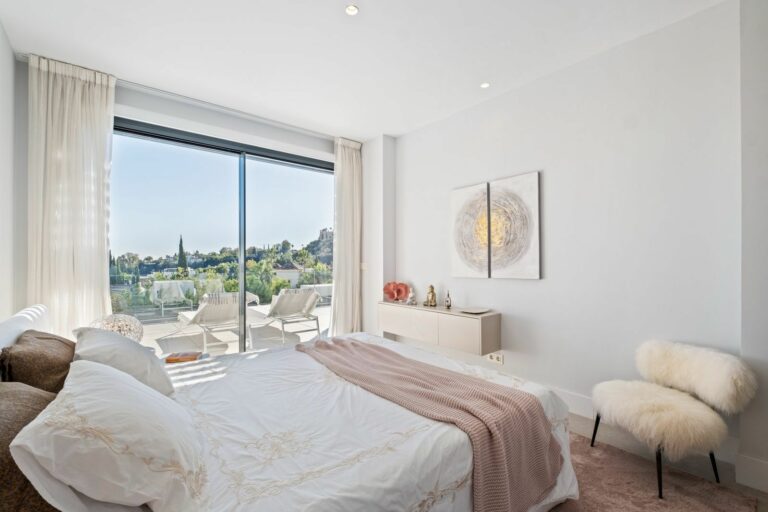 869d607f53dc33594fe5fe81c00d4dd4 - 11