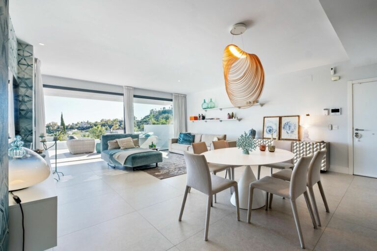 869d607f53dc33594fe5fe81c00d4dd4 - 12