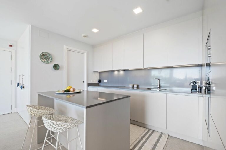 869d607f53dc33594fe5fe81c00d4dd4 - 7