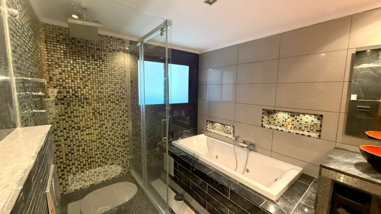 870e67e8c14efebc2d52d0f4bdf6e158 - 16