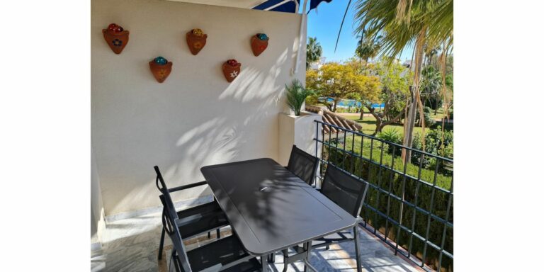 871d5003d1f8b4f9ebd44dfed1a8aa27 - 4